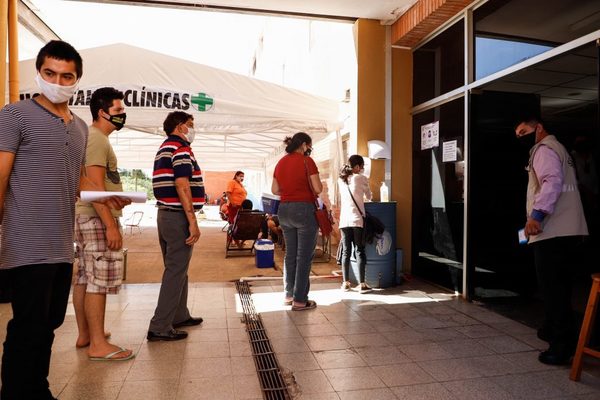 En Clínicas siguen sin tener los medicamentos contra el Covid y familiares de pacientes recurren a la solidaridad - ADN Digital