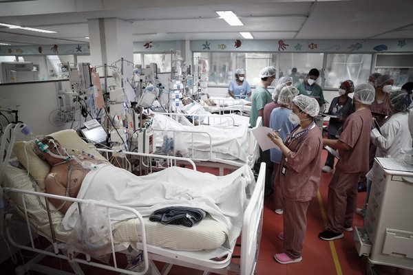 Brasil se acerca a los 13 millones de casos de Covid en el peor momento de la pandemia en el país - ADN Digital