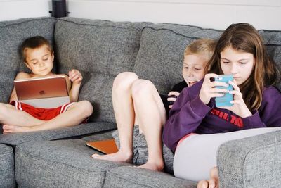 Consejos para que experiencias de menores en internet sean seguras