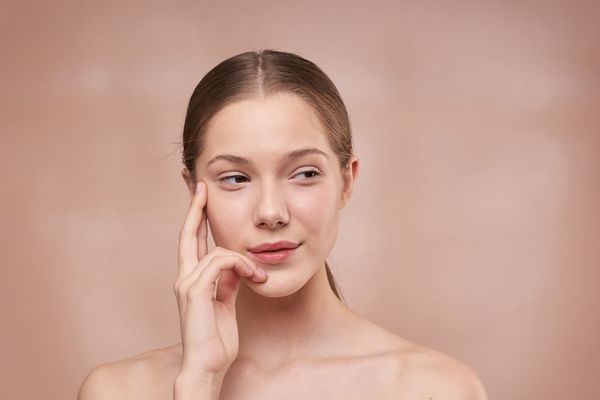 Consejos para prevenir las arrugas debajo de los ojos