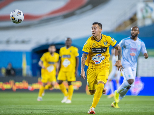 Alejandro Romero anota en Arabia Saudita