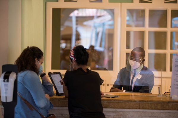 La llegada de turistas a República Dominicana cayó 73,3 % en el primer bimestre - MarketData