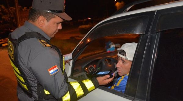 Caminera sancionó a 240 conductores en estado etílico