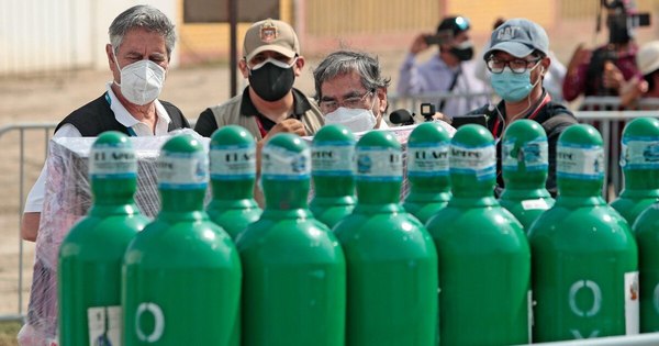 La Nación / Limitarán exportación de oxígeno tras decreto de licencia previa