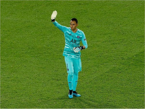Keylor Navas dice que está contento en París y se quedará mientras PSG quiera