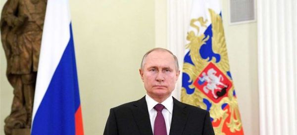 Putin firma ley que le permite optar a dos mandatos más en Rusia