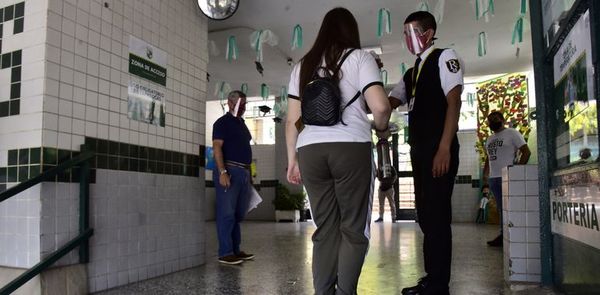 Colegios privados volvieron a las clases presenciales - Nacionales - ABC Color