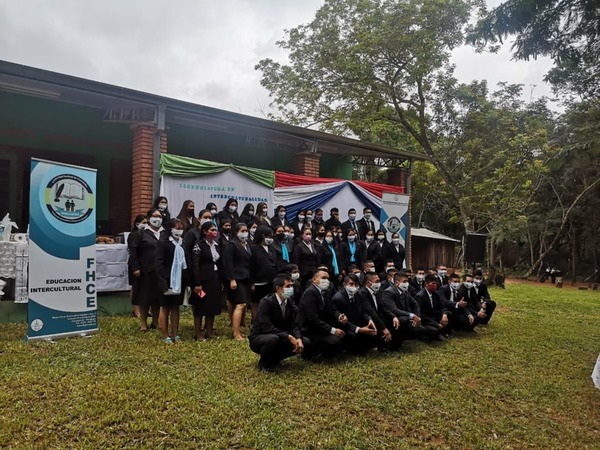Miembros de comunidad Pai Tavyterã concluyeron carrera universitaria en Concepción | .::Agencia IP::.