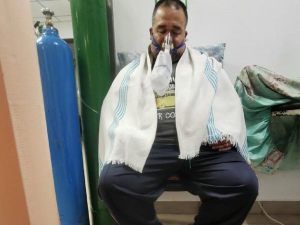 48 horas en una silla: La agónica espera de pacientes por una cama en el Hospital Ingavi
