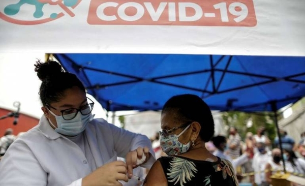 Diario HOY | Brasil llega a 20 millones de vacunados, casi el 10 % de su población