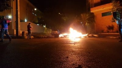 Instalan «carpa de resistencia» frente a la Comisaría 12 por estudiante imputada en el caso «Colorado Róga» | OnLivePy