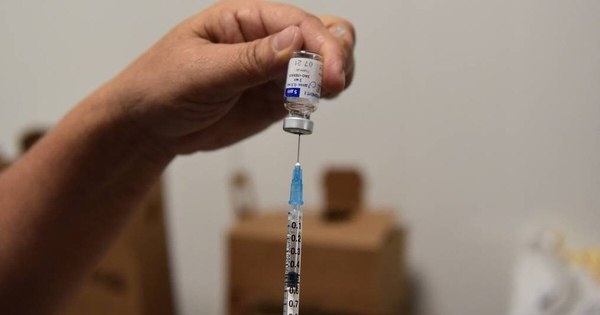 La Nación / “No hay que tener miedo a las vacunas”, asegura infectólogo