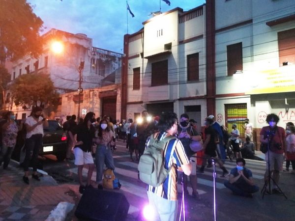 Exigen la liberación de imputados por la quema de la ANR