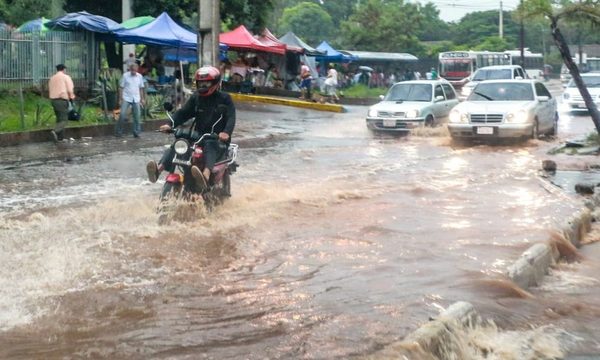 Tormentas eléctricas persistirán este martes