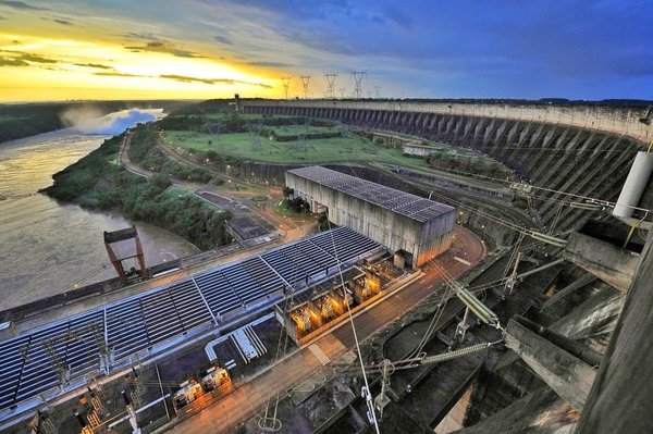 Baja la PRODUCCION de energía de la ITAIPU