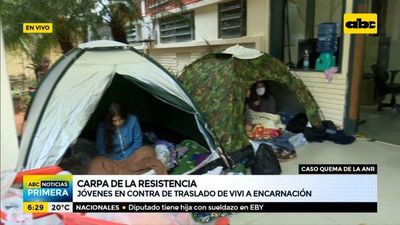 Instalan carpa de la resistencia frente a la comisaría de mujeres - ABC Noticias - ABC Color