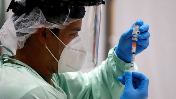 Vacuna de AstraZeneca: Gran Bretaña analiza suspender la vacunación en chicos y jóvenes - ADN Digital