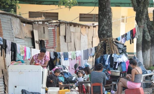 Diario HOY | Aumentarán alcance de programas sociales ante suba de la pobreza total