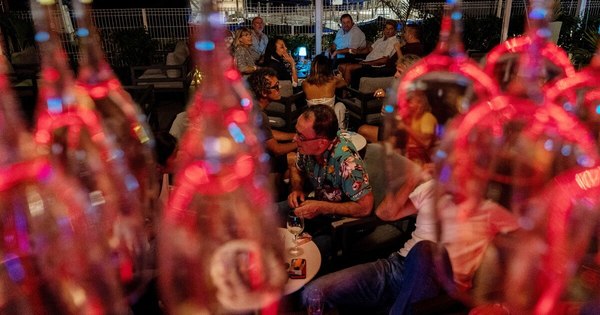 La Nación / Multan a unos mil clientes de restaurantes clandestinos en París