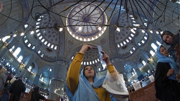 Prohíben los rezos masivos nocturnos de Ramadán en las mezquitas por la pandemia | .::Agencia IP::.