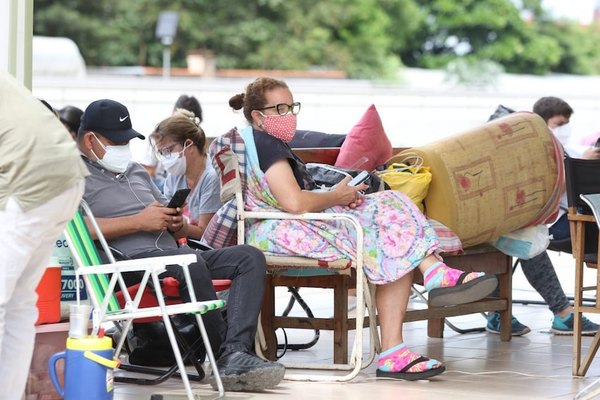 FAMILIAS VAN A LA QUIEBRA POR COMPRAR REMEDIOS