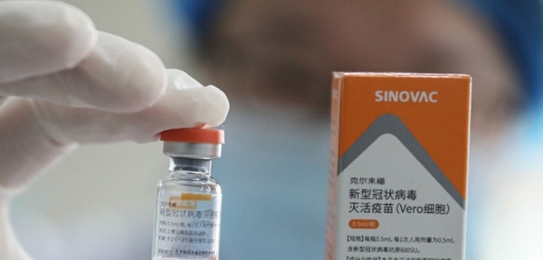 China opera bajo “diplomacia de vacunas” y condiciona a países para compra de biológicos