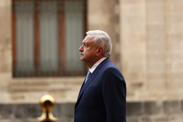 ¿Error o montaje? Una jeringa vacía atiza los fantasmas de López Obrador - MarketData