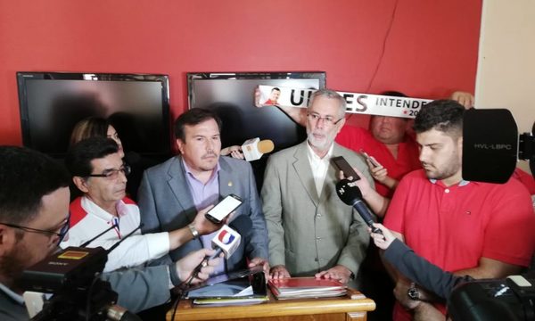 Fox habla de patrañas y asegura que Ulises ganará las internas coloradas en CDE