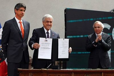 En Chile analizan suministrar una tercera dosis de la vacuna contra el Covid-19