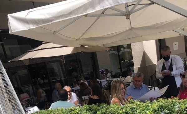 Diario HOY | Pillan a Villamayor en coqueto restaurante de Miami: ¿Turismo de vacuna?