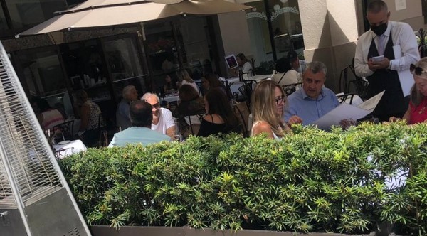 Viralizan imagen de Villamayor en restaurante de Miami