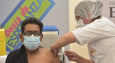 Bolivia inició vacunación para mayores de 60 años | El Independiente