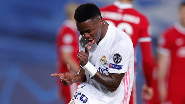 Vinicius le da una buena ventaja al Real Madrid ante el Liverpool
