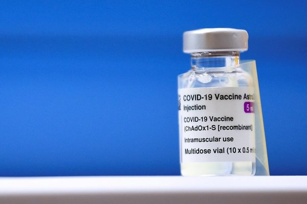 OMS reitera que vacuna de AstraZeneca presenta más beneficios que riesgos