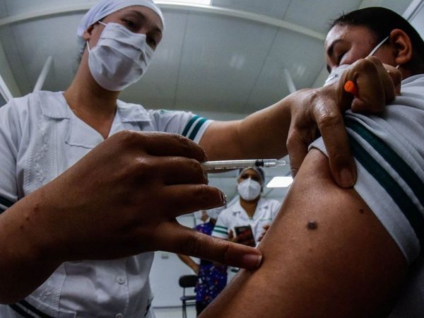 Salud investigará muerte de doctora tras vacunarse contra Covid-19