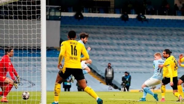 Manchester City, sobre el final, derrotó al Dortmund