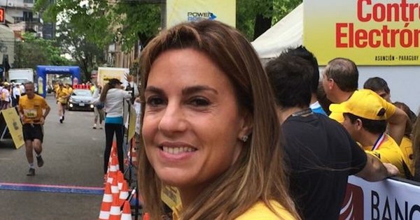 La Nación / Querella insiste en que la prensa transmita juicio oral contra Natalia Zuccolillo