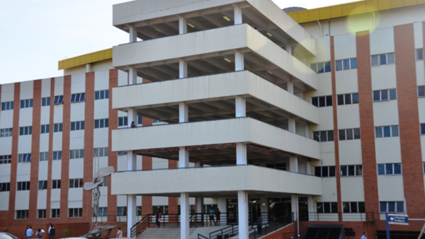 Denuncian a médicos “sin experiencia” en Clínicas | El Independiente
