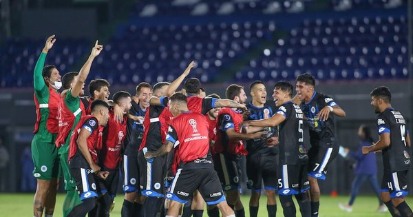 La Nación / Explota de alegría el 12