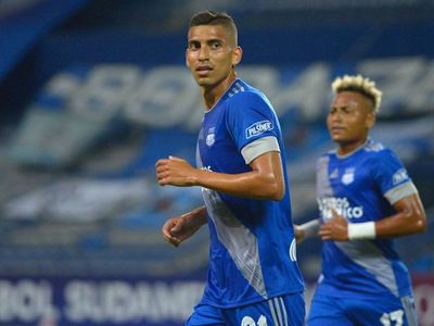 Barceló y Cevallos ponen a Emelec en fase de Grupos