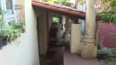 Hernandarias casi Ygatimí: Cloaca colapsada inunda viviendas - SNT