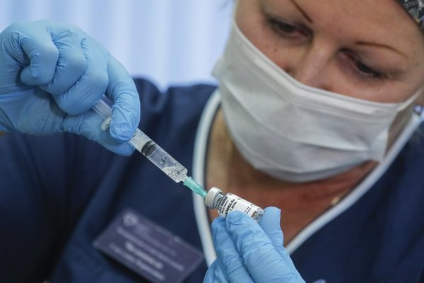 Rusia anunció que su segunda vacuna contra el coronavirus demostró una eficacia del 94% | Ñanduti