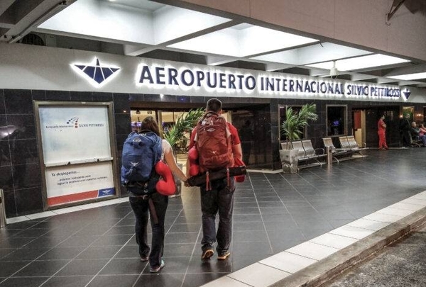 Diario HOY | Cuarentena para viajeros que retornan del Brasil rige desde hoy