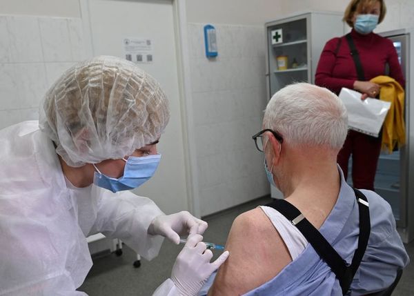 FMI dice que inversión en vacunas va a “pagarse por sí sola” gracias a impulso al crecimiento - Mundo - ABC Color