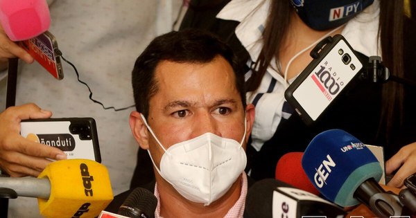 La Nación / Ulises Quintana aclara que sigue en el movimiento Colorado Añetete