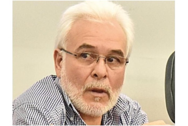 Edilberto Rivarola, presidente de AMIPS: 'No hay que ser cómplices de la muerte de compatriotas por intereses mezquinos'