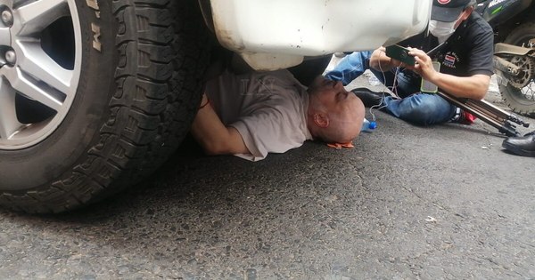 La Nación / “Payo” Cubas volvió para incidentar contra policías