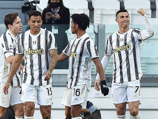 Cristiano y Dybala hunden al Napoli y relanzan a Juventus