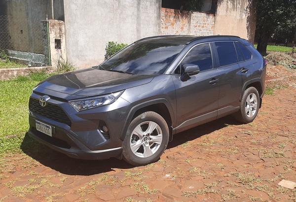 Utilizaba camioneta clonada y fue interceptada por agentes de Automotores