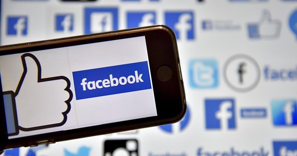 La Nación / Facebook sigue siendo muy popular en EEUU, según encuesta